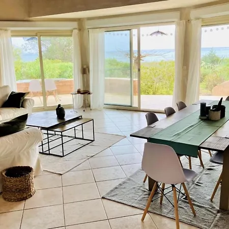 Villa Villa Bluebay en bord de plage proche de toutes commodités *